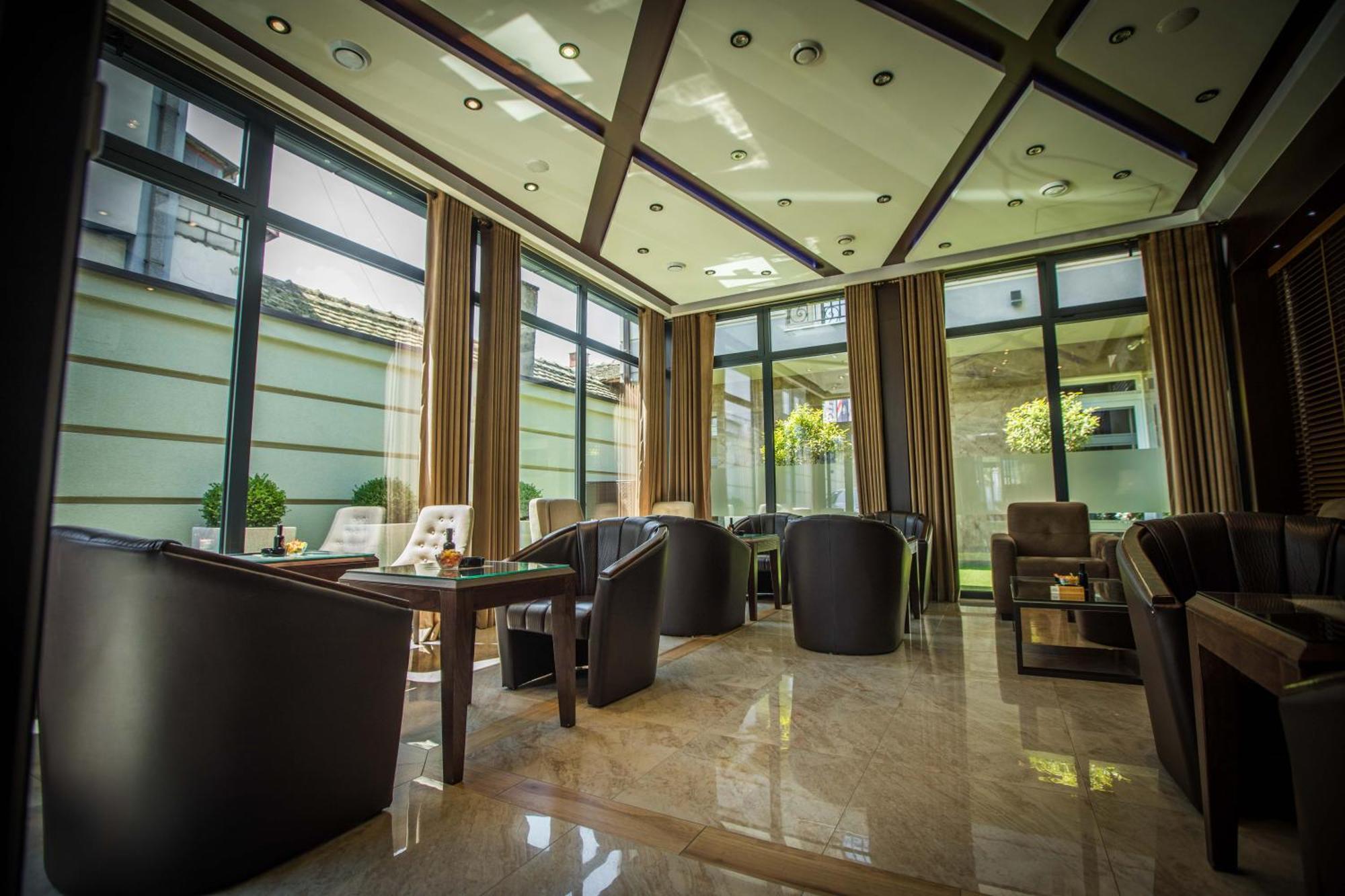 Hotel Morava - ชาบาซ ภายนอก รูปภาพ
